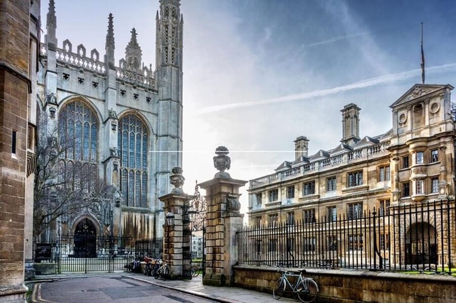 Cambridge: Sightseeing Walking Tour with a Local Guide - Who will get the most from this tour?