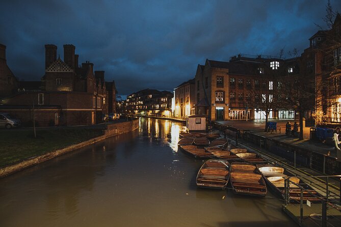 Cambridge University Ghost Tour by Alumni™ - The Haunted Bookshop and a gentler ghost