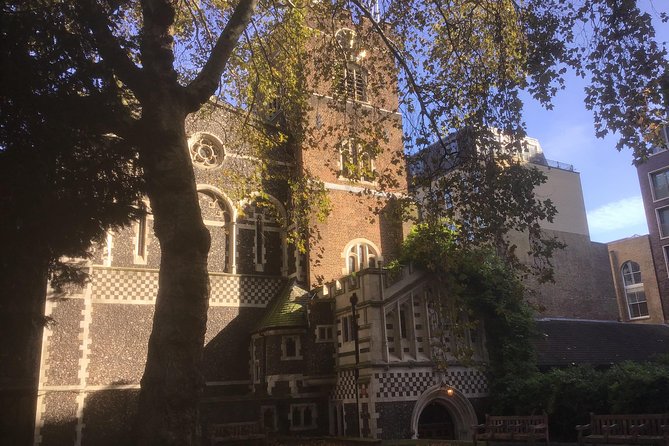 Castles, Crusaders, Communists & Courts - The Viaduct Tavern and the dark side of Fleet Street