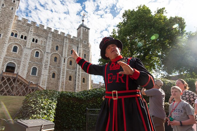 Changing of Guards, Big Ben, Tower of London, Beefeaters & Cruise - Westminster sights without interior admission