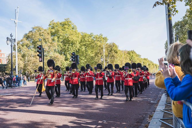 Changing of the Guard Guided Walking Tour in London - Weather and ceremony changes