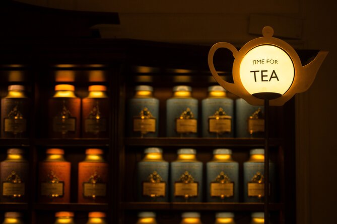 Changing of the Guard & Royal Food Tour with 15+ Tastings - Starting at Piccadilly Circus at 9:45 a.m.