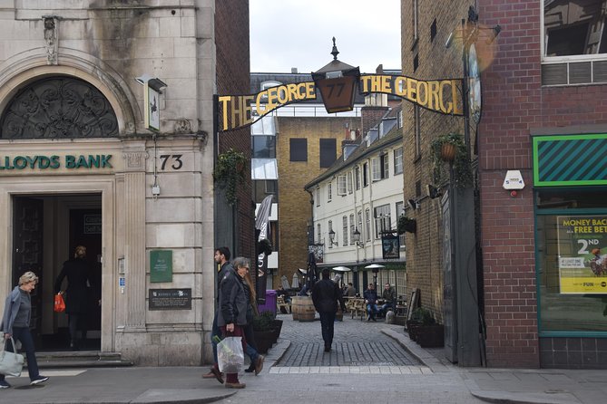 Charles Dickens London Walking Tour - Finishing at Ye Olde Cheshire Cheese on Fleet Street