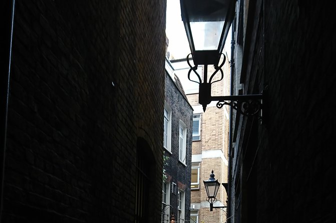 Charles Dickens Old London - Very Small Group Tour - St. Paul’s Cathedral and the opening of A Christmas Carol