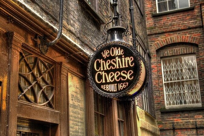 Charles Dickens Private Walking Tour - St. Paul’s, Temple Church, and the Old Curiosity Shop