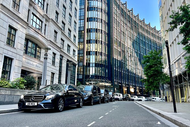 Chauffeur limo Services Heathrow Airport To/From anyLondon Hotel - What the Heathrow to London transfer feels like