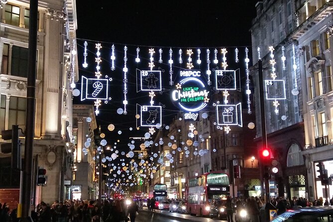 Christmas Lights Open-Top Bus Tour - Starting at Green Park for a quick London evening