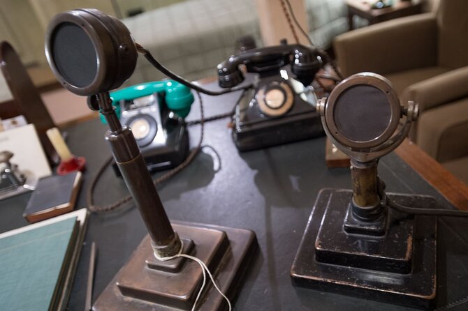 Churchill War Rooms "Behind The Glass" and Private Car Tour - Why the Westminster walk matters