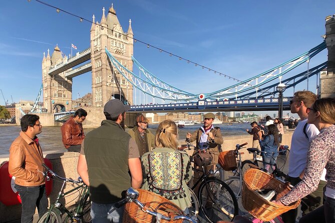 City & Secrets: Explore London's Hidden Gems - Roman streets, markets, and modern City towers
