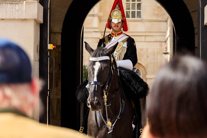 Classic London Tour with Westminster Abbey, Skip the Ticket Line - Trafalgar Square and the National Gallery setting