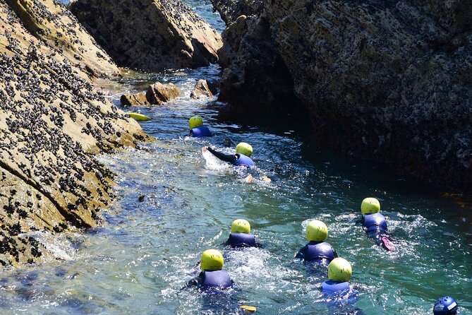 Coasteering Experience in Newquay - Learning technical traversing on wet rock
