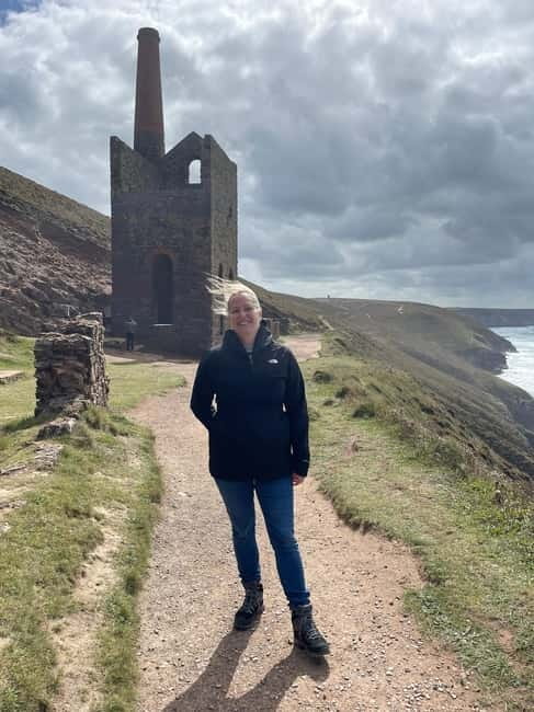 Cornwall: Private Guided Tour - What the private minivan format adds