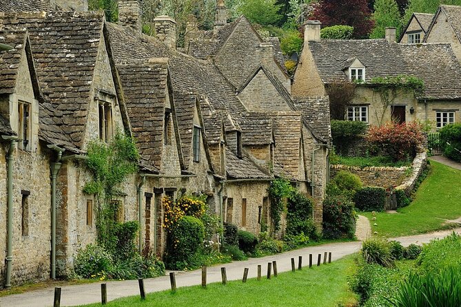 Cotswold Village Private Day Trip from Bath - Bibury: Arlington Row and classic Cotswold cottages