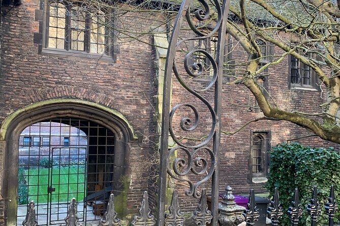 Creepy Cambridge - Cambridge's Most Entertaining Ghost Walk - Sidney Sussex College and Oliver Cromwell