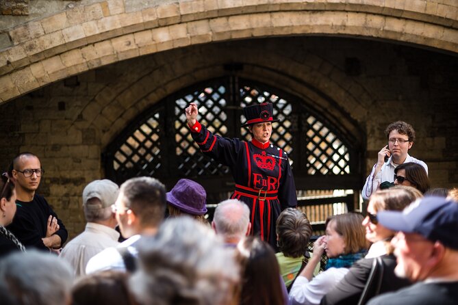 Crown Jewels of London Tour with River Cruise - Seeing the City of London from the coach