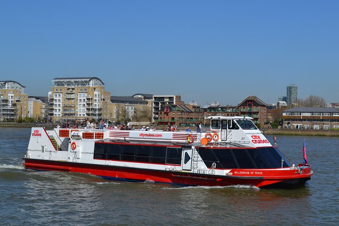 Crown Jewels of London Tour with River Cruise - The guides can make or break the afternoon