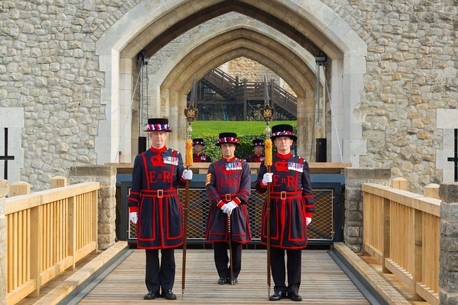 Crown Jewels of London Tour with River Cruise - Starting at 1pm on Vauxhall Bridge Road