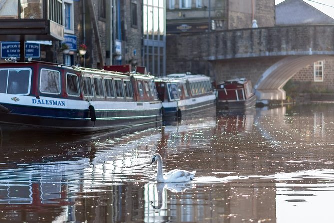 Day Boat Hire - The Boat’s Facilities and What You Need to Pack