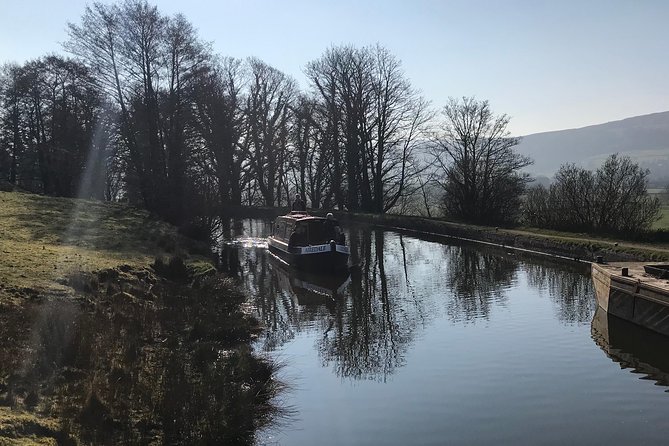 Day Boat Hire - Locks Turn a Quiet Cruise Into a Team Activity