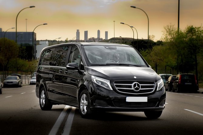 Departure from Central London to Heathrow Airport by Luxury Van - Leaving Central London in a Mercedes van