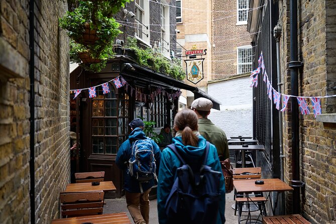 Devour London Historical Pub Tour:Traditional British Food & Ales - Meeting at Holborn Viaduct