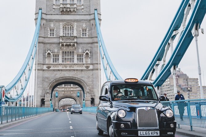 Discover London in a Panoramic Black Cab - Government views and London engineering from the cab