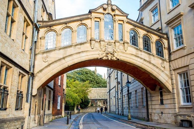Discover Oxford and Cambridge with Guide from London by Coach - Cambridge and the formal world of Senate House