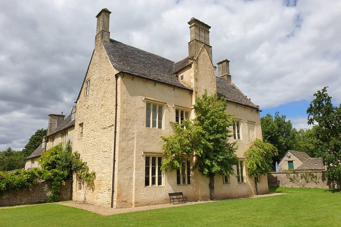 Downton Abbey Day In The Cotswolds Tour - Asthall and the story of the Mitford sisters