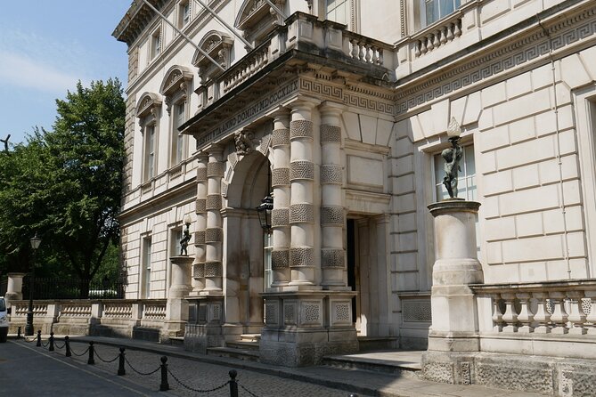 Downton Abbey Town and Country Tour from London by Private Black Taxi - Should you book this Downton Abbey tour?