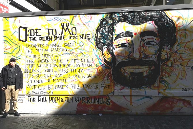 Downtown Liverpool Walking Tour - In Spanish - The Beatles Statue and a useful starting point for fans