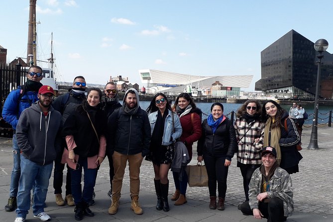 Downtown Liverpool Walking Tour - In Spanish - Pier Head and the Three Graces