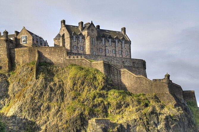 Edinburgh Rail Trip from London with Castle entry and Hop-on Hop-off bus - Key points before you book