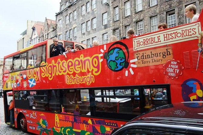Edinburgh Rail Trip from London with Castle entry and Hop-on Hop-off bus - The Royal Mile and St Giles’ Cathedral