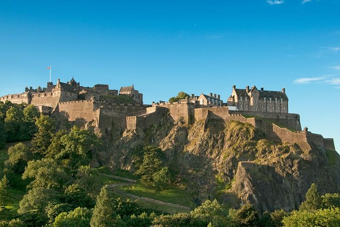 Edinburgh Rail Trip from London with Castle entry and Hop-on Hop-off bus - Reserved seats and the first-class question