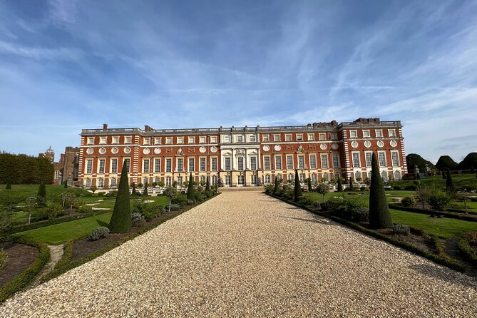 Explore Windsor Castle and Hampton Court Palace - Why this private tour works well for royal history fans