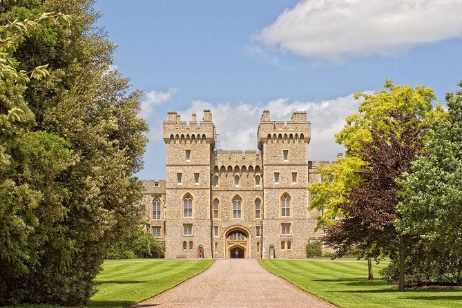 Extended visit: Windsor Castle & Stonehenge - Leaving Victoria at 8:00 a.m.
