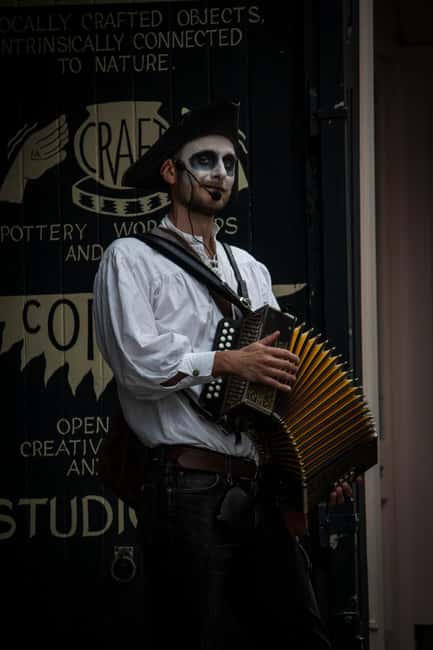 Falmouth: Spookily Enjoyable Ghost Tour - Old music changes the mood