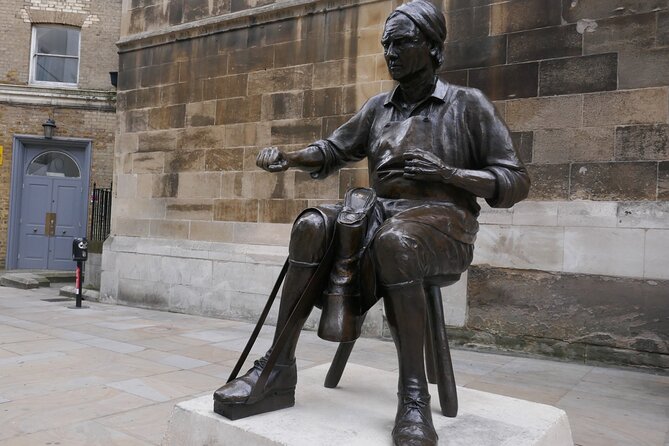 Fashion History Walking Tour in London - Starting at the Barbican Highwalk