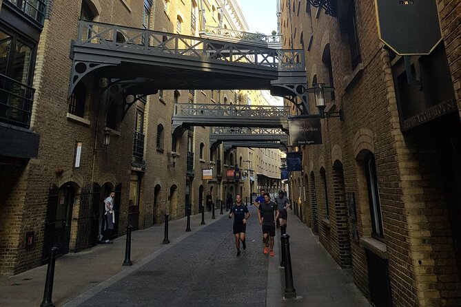 Food & drink walking tour in South East London. Bermondsey - Borough Market. - Maltby Street Market under London Bridge’s railway arches