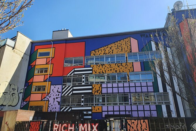 Food & Drink walking tours In London. Discover the East End of London. - The Old Truman Brewery explains the industrial past
