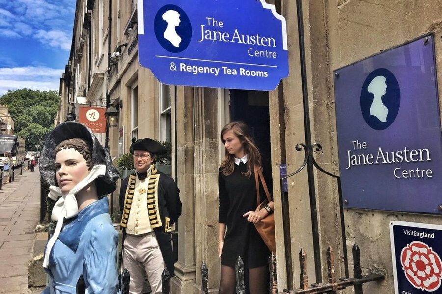 From Cambridge: Guided Day Tour to Bath and Stonehenge - Who Will Like This Day Most?