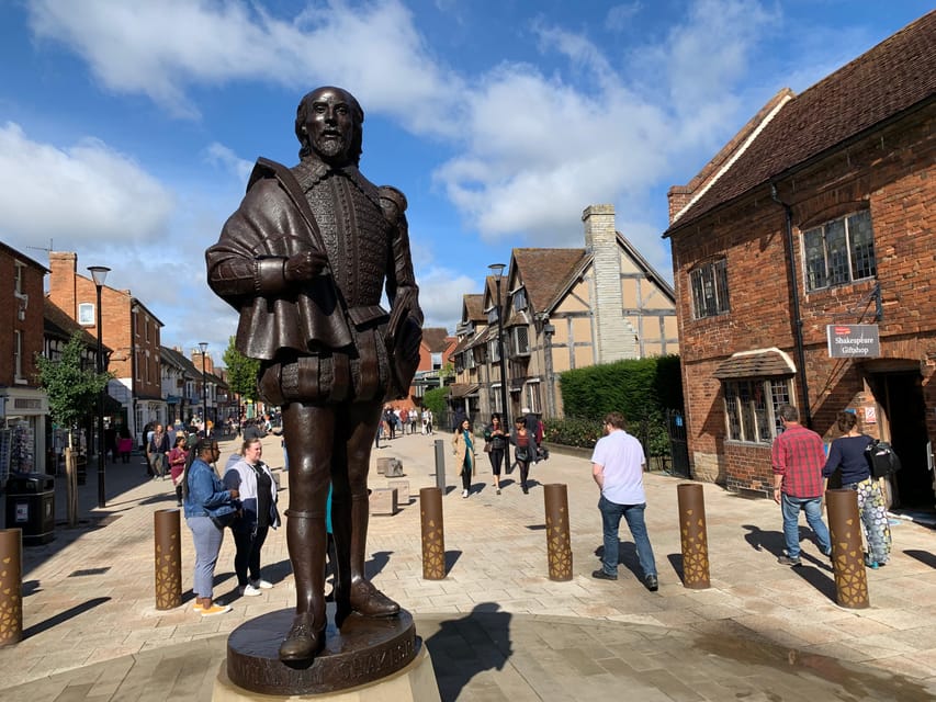 From Cambridge: Guided day trip to Stratford & The Cotswolds - Walking, weather, and comfort