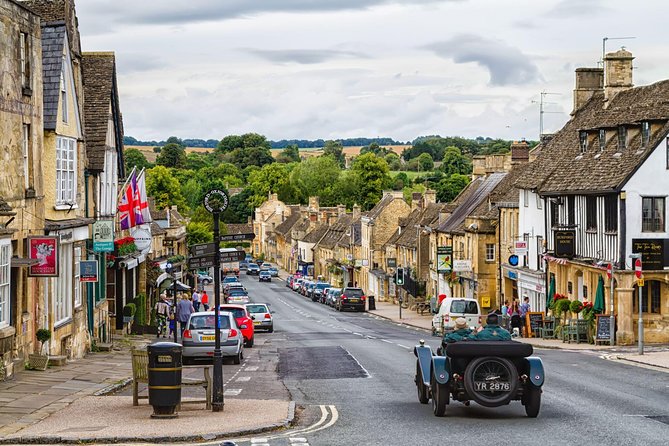 From London: Shakespeare's Stratford-upon-Avon Day Trip by Coach - Anne Hathaway’s Cottage and a country walk