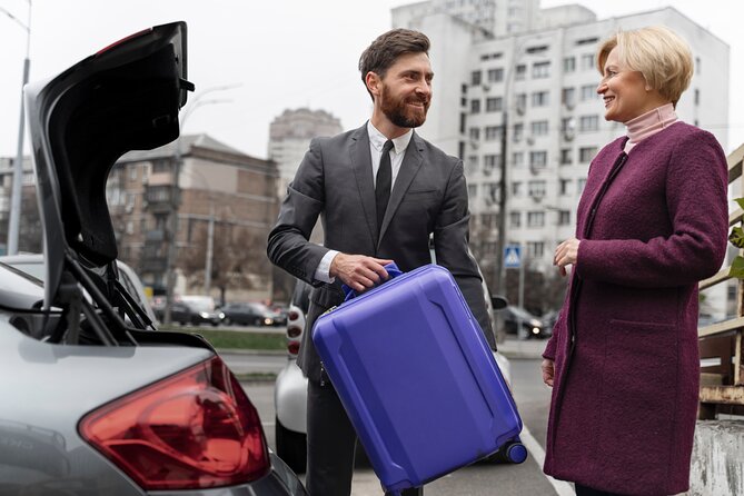 Gatwick Airport Taxi - Private Transfer to/from London - Why meet-and-greet service helps at Gatwick