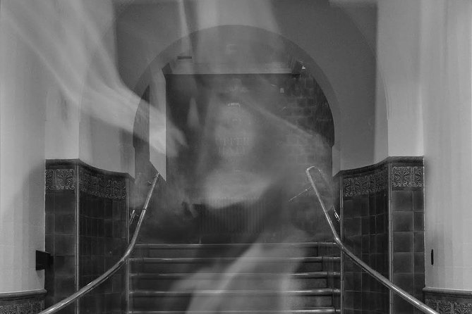 Ghastly Ghost Walking Tour in London - The City of London becomes the main character