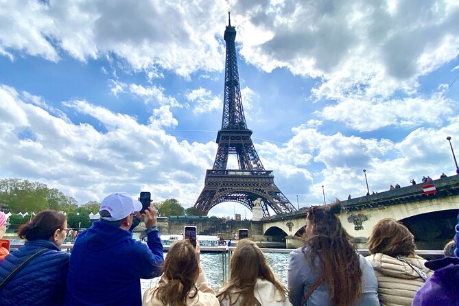 Guided Paris Day Trip from London by Train with Seine Cruise - The early start at St Pancras International