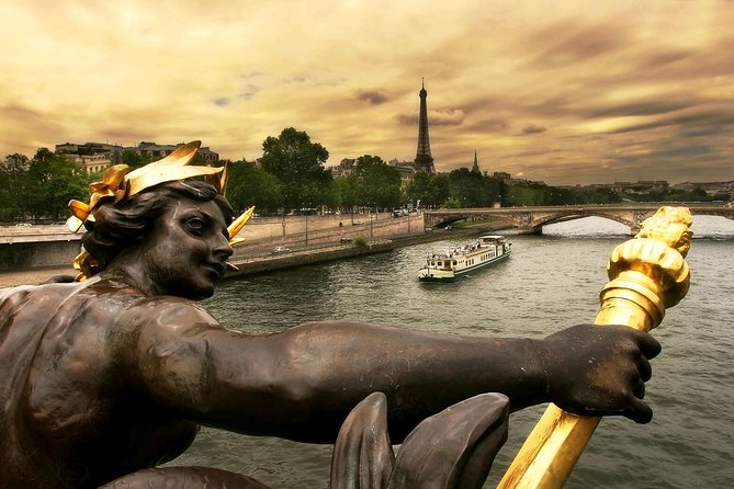 Guided Paris Day Trip from London by Train with Seine Cruise - Guides Anna, David, and the human side of the day