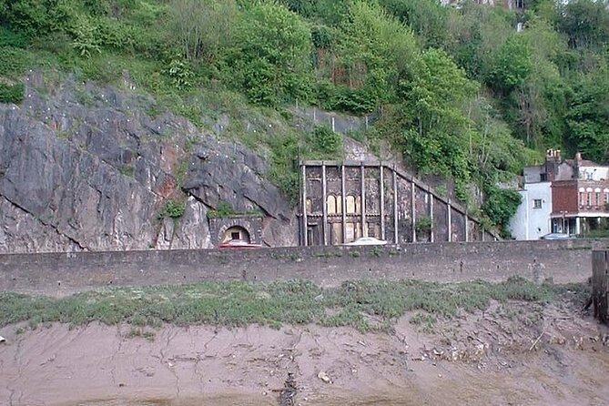 Guided Walking Tour Suspension Bridge Clifton Splendour & City. - College Green and Bristol Cathedral