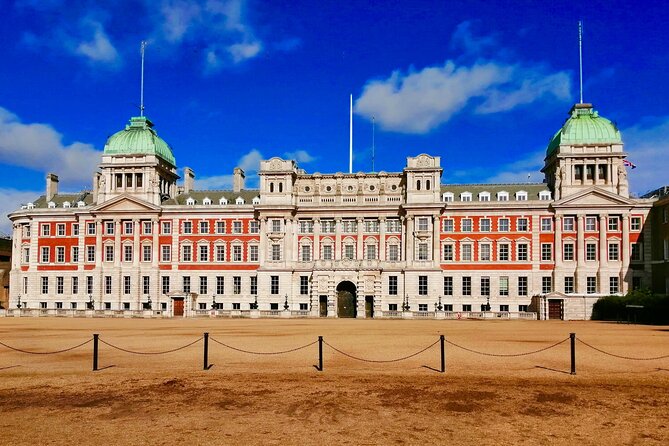 Half Day Discover London Taxi Tour - Buckingham Palace and Westminster in a short opening circuit