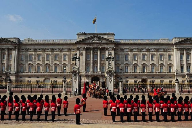 Half day London Private Tour in Executive Luxury Vehicle - The Changing of the Guard at Buckingham Palace